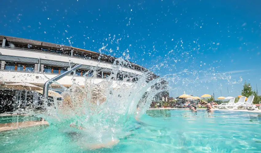 Hotel Golden Lake Resort Balatonfred - Kedvezmnyes r csaldok rszre flpanzis elltssal (1 jtl)