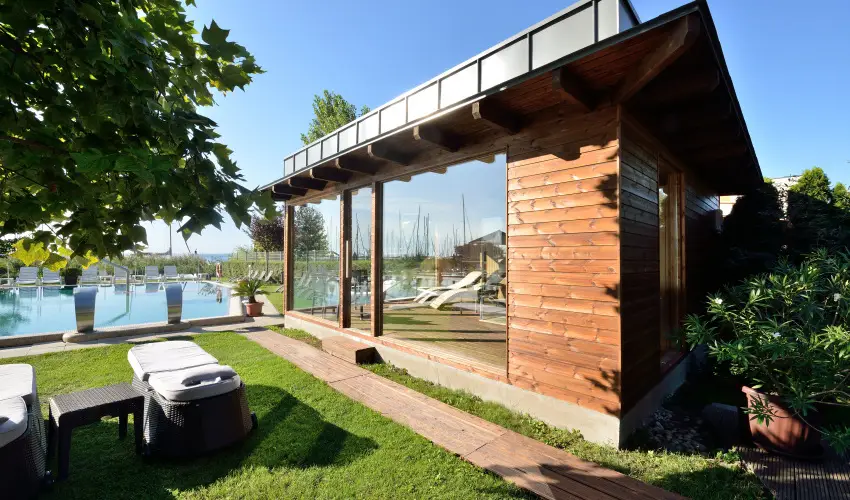 Hotel Golden Lake Resort Balatonfred - Kedvezmnyes r csaldok rszre flpanzis elltssal (1 jtl)