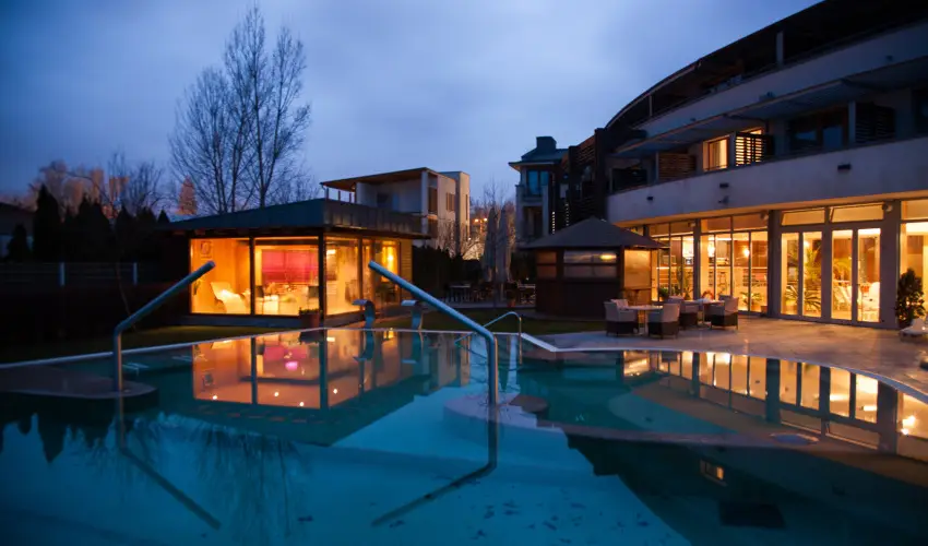 Hotel Golden Lake Resort Balatonfred - Kedvezmnyes r csaldok rszre flpanzis elltssal (1 jtl)