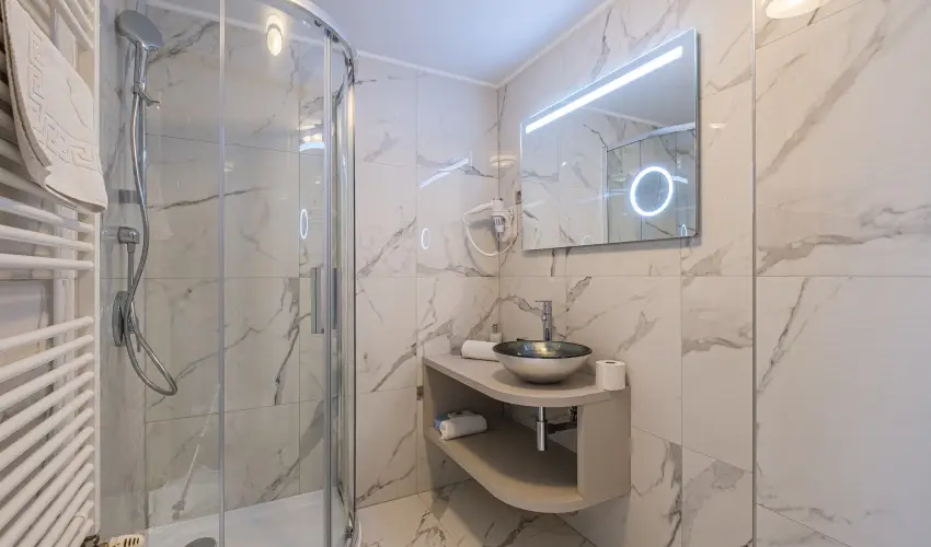 Hotel Golden Lake Resort Balatonfred - Kedvezmnyes r csaldok rszre flpanzis elltssal (1 jtl)