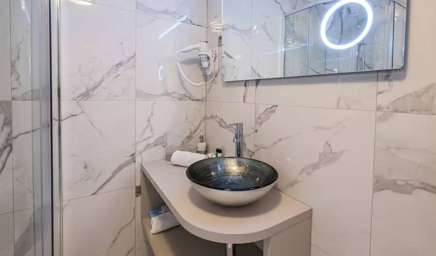 Hotel Golden Lake Resort Balatonfred - Kedvezmnyes r csaldok rszre flpanzis elltssal (1 jtl)