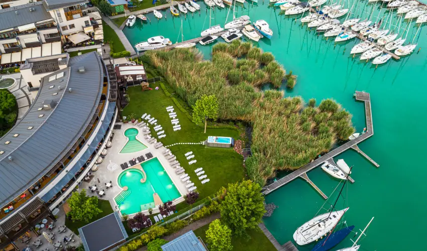 Hotel Golden Lake Resort Balatonfred - Kedvezmnyes r csaldok rszre flpanzis elltssal (1 jtl)