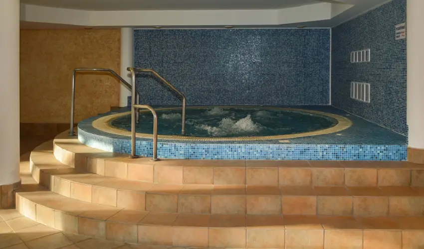 Hasik Hotel D�br�nte - Kedvezm�nyes �r f�lpanzi�val (min. 2 �j)