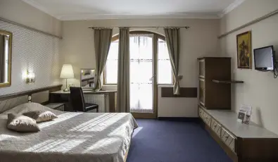 Hasik Hotel D�br�nte