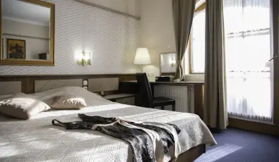 Hasik Hotel D�br�nte