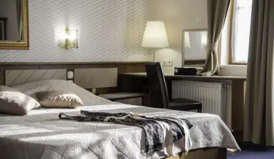 Hasik Hotel D�br�nte