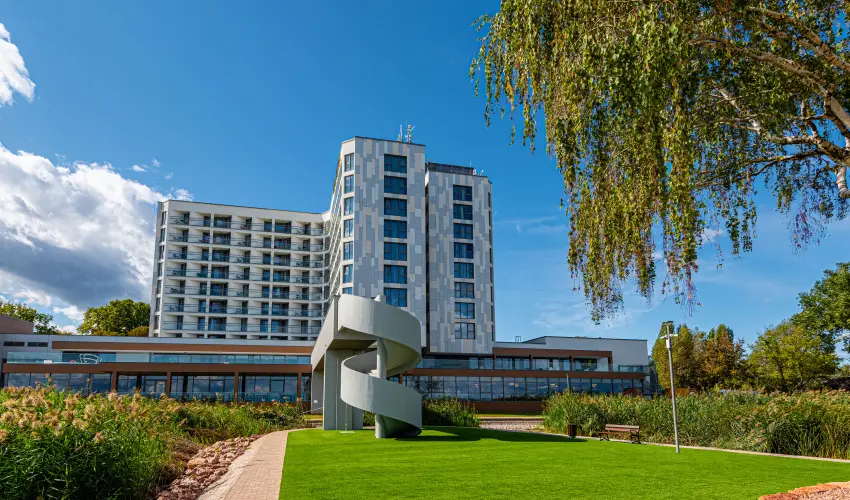 Hotel Helikon Keszthely - T�bbet kevesebb�rt (min. 3 �j)