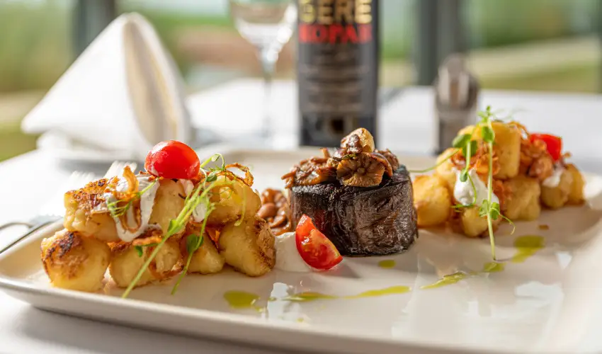 Hotel Helikon Keszthely - T�bbet kevesebb�rt (min. 3 �j)