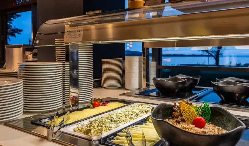 Hotel Helikon Keszthely - T�bbet kevesebb�rt (min. 3 �j)