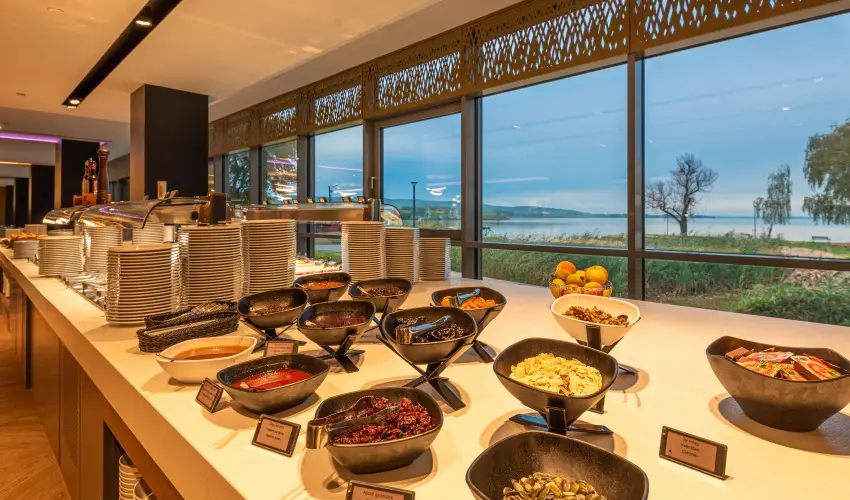 Hotel Helikon Keszthely - T�bbet kevesebb�rt (min. 3 �j)