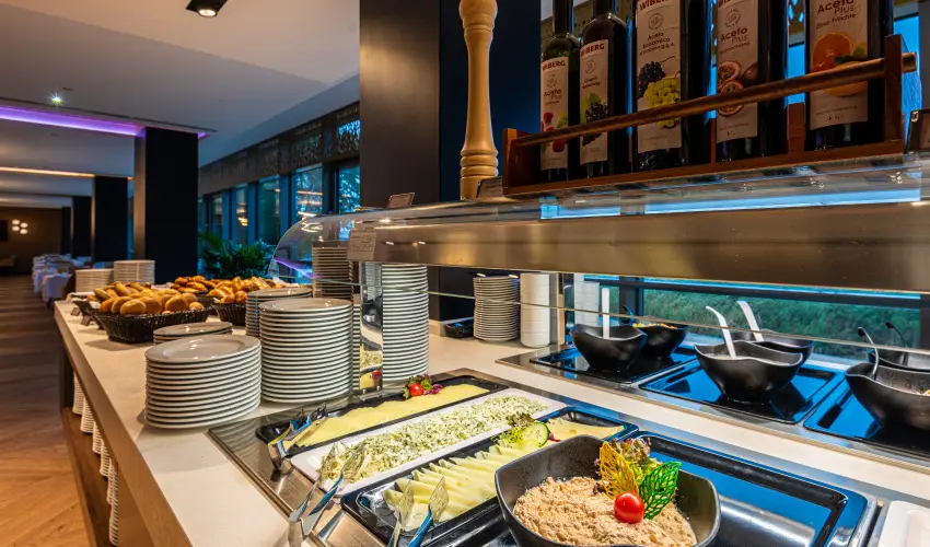 Hotel Helikon Keszthely - T�bbet kevesebb�rt (min. 3 �j)