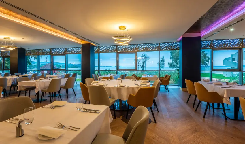 Hotel Helikon Keszthely - T�bbet kevesebb�rt (min. 3 �j)