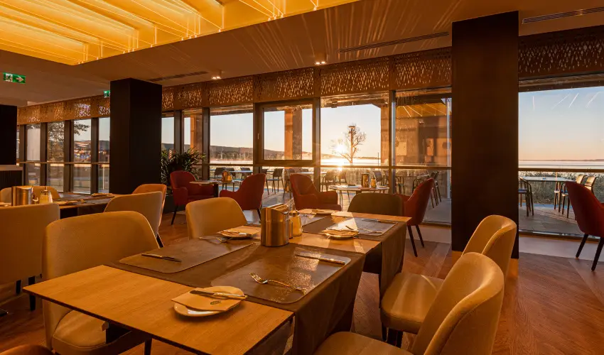 Hotel Helikon Keszthely - T�bbet kevesebb�rt (min. 3 �j)