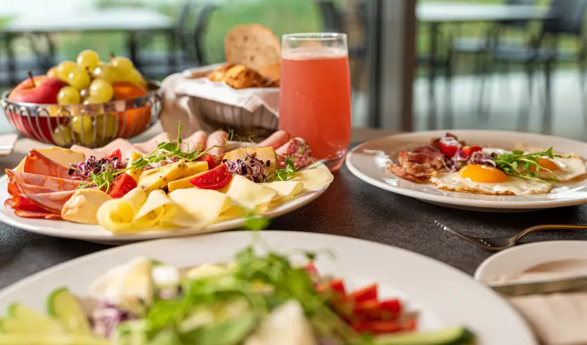 Hotel Helikon Keszthely - T�bbet kevesebb�rt (min. 3 �j)