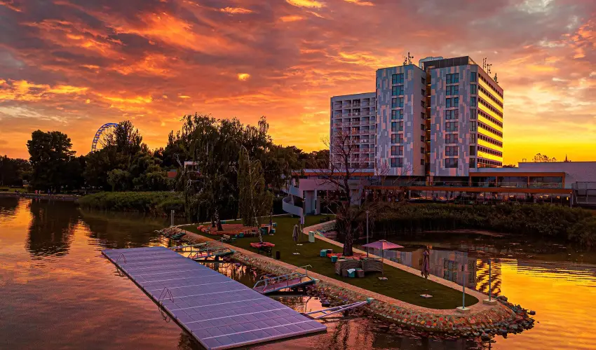 Hotel Helikon Keszthely - T�bbet kevesebb�rt (min. 3 �j)