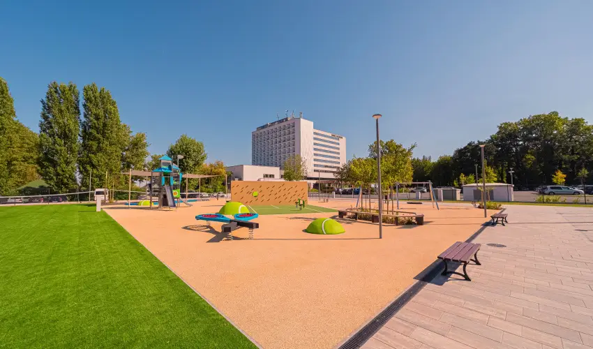 Hotel Helikon Keszthely - T�bbet kevesebb�rt (min. 3 �j)