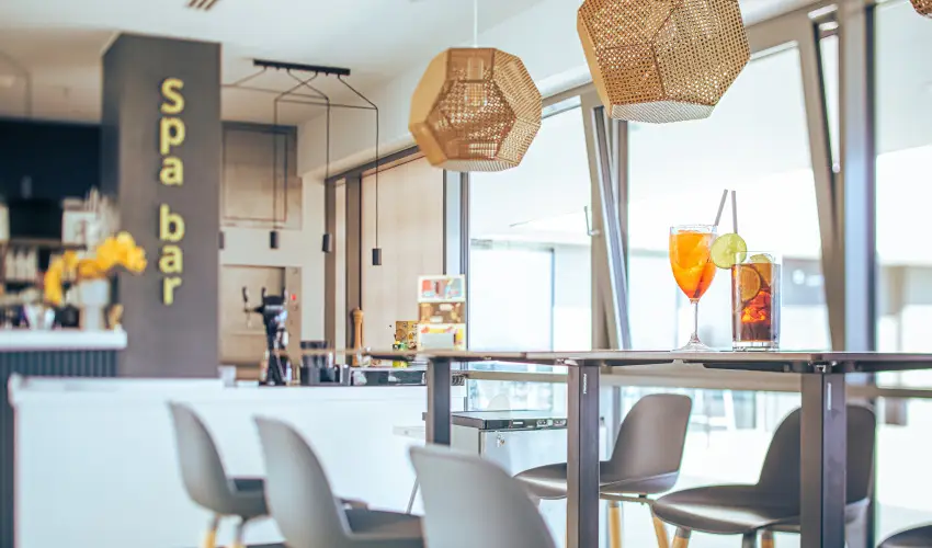 Hotel Helikon Keszthely - T�bbet kevesebb�rt (min. 3 �j)