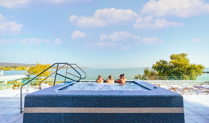 Hotel Helikon Keszthely - T�bbet kevesebb�rt (min. 3 �j)