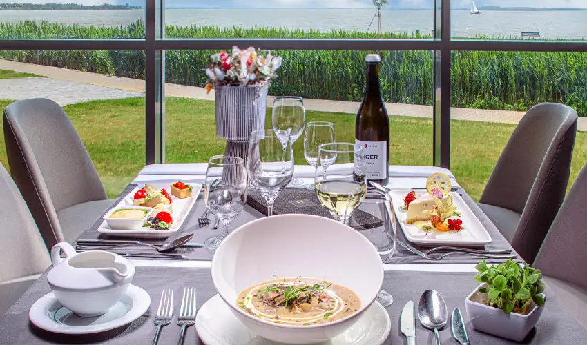 Hotel Helikon Keszthely - T�bbet kevesebb�rt (min. 3 �j)