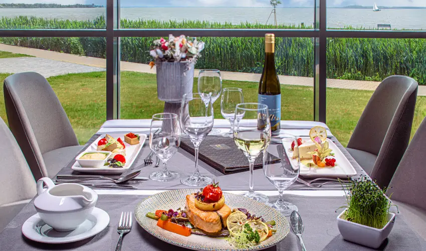 Hotel Helikon Keszthely - T�bbet kevesebb�rt (min. 3 �j)