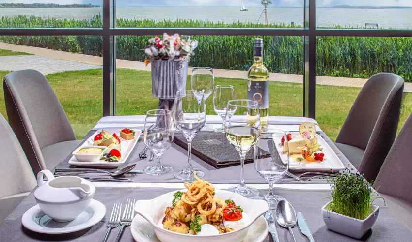 Hotel Helikon Keszthely - T�bbet kevesebb�rt (min. 3 �j)