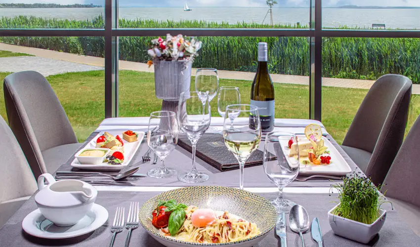 Hotel Helikon Keszthely - T�bbet kevesebb�rt (min. 3 �j)