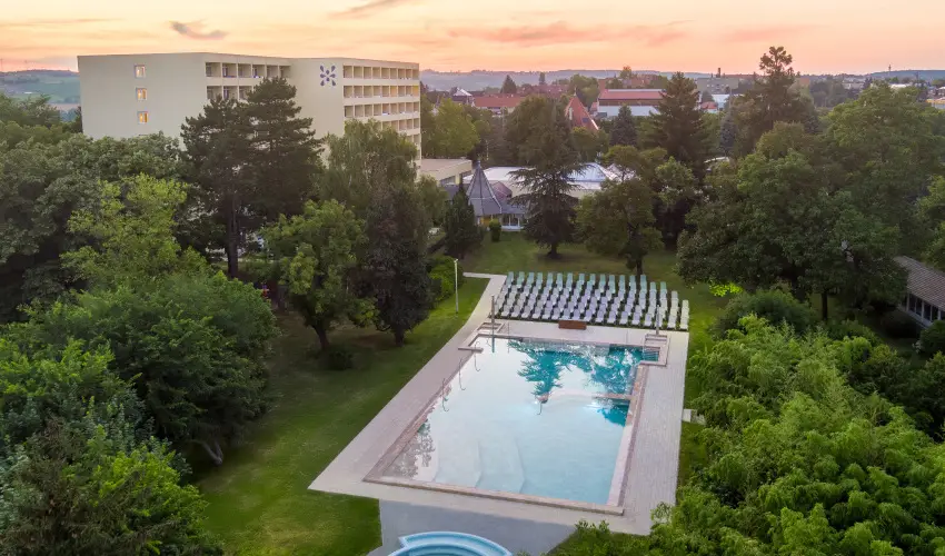 Hunguest Hotel Helios H�v�z - Legjobb �r all inclusive ell�t�ssal a h�v�zi Hunguest Heliosban (min. 2 �j)