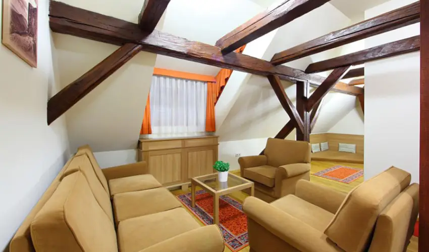 Hotel Historia & Historante Veszprm - Kedvezmnyes r csaldok rszreak reggelis elltssal (1 jtl)