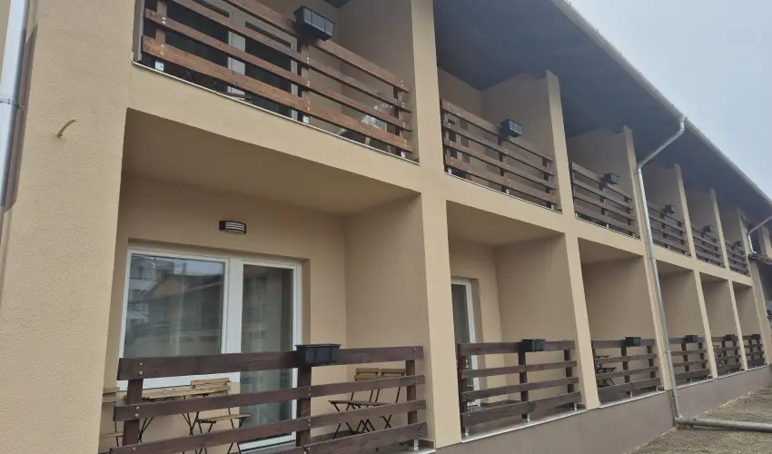 Hotel Hungaria Miskolctapolca Miskolctapolca - Kedvezmnyes r csaldok rszreak nelltssal (1 jtl)