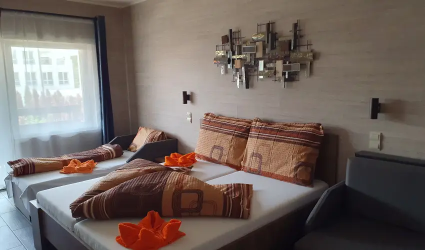 Hotel Hungaria Miskolctapolca Miskolctapolca - Kedvezmnyes r csaldok rszreak nelltssal (1 jtl)