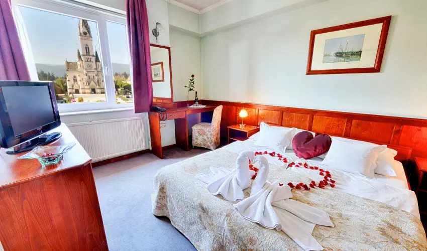 Hotel �rottk� K�szeg - Tal�lkozzunk K�szegen! (min. 2 �j)