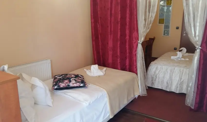 Hotel Isabell Gyr - Kedvezmnyes r csaldok rszreak reggelis elltssal (1 jtl)