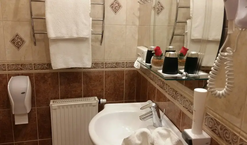 Hotel Isabell Gyr - Kedvezmnyes r csaldok rszreak reggelis elltssal (1 jtl)