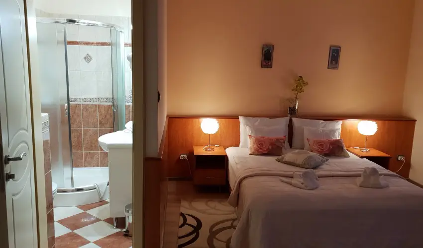 Hotel Isabell Gyr - Kedvezmnyes r csaldok rszreak reggelis elltssal (1 jtl)