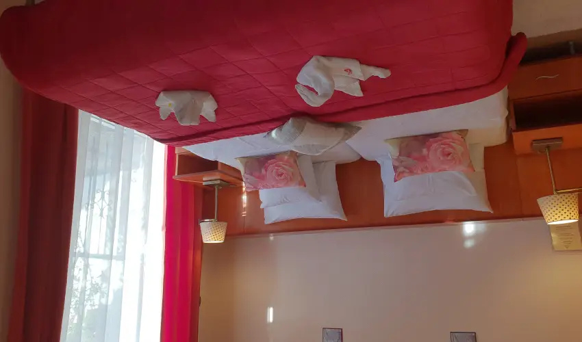 Hotel Isabell Gyr - Kedvezmnyes r csaldok rszreak reggelis elltssal (1 jtl)