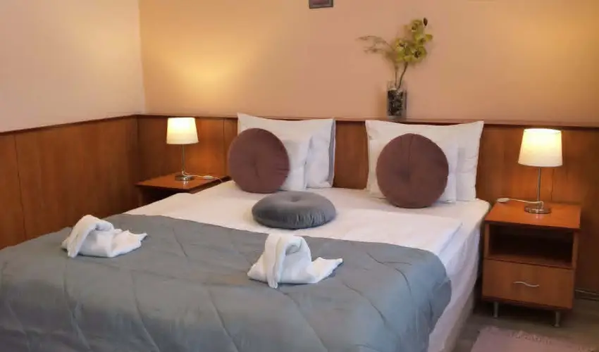 Hotel Isabell Gy�r - �szi csal�di felt�lt�d�s (min. 2 �j)