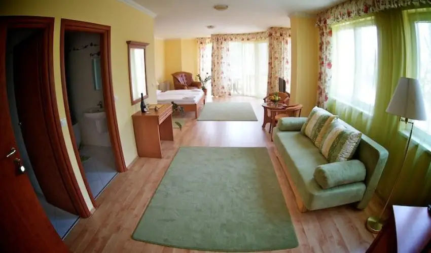 Hotel Jrja Hajdszoboszl - Kedvezmnyes r csaldok rszreak flpanzis elltssal (1 jtl)