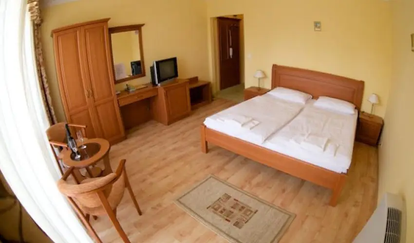 Hotel Jrja Hajdszoboszl - Kedvezmnyes r csaldok rszreak flpanzis elltssal (1 jtl)