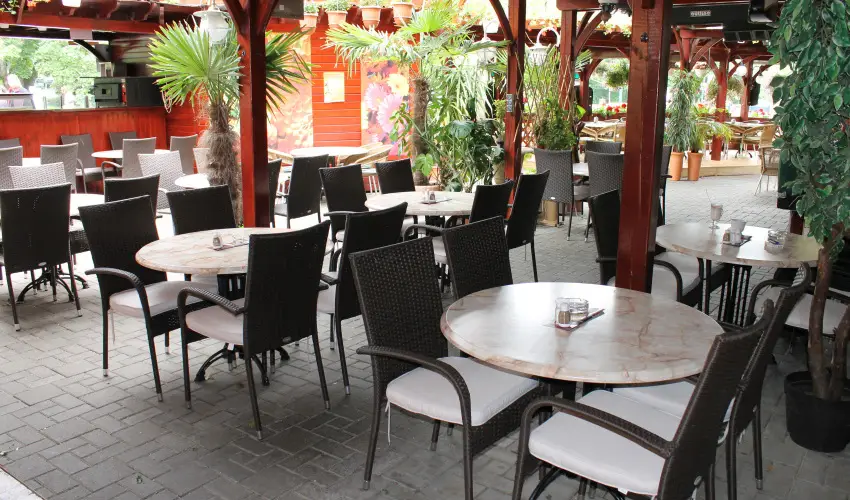 Hotel Jrja Hajdszoboszl - Kedvezmnyes r csaldok rszreak flpanzis elltssal (1 jtl)