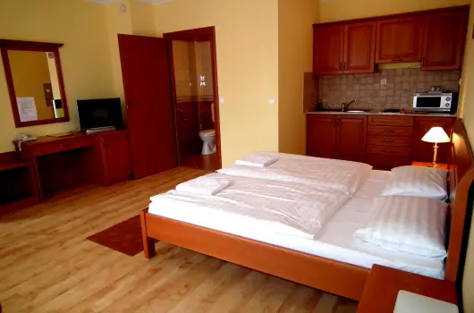 Hotel Jrja - Kedvezmnyes r csaldok rszreak flpanzis elltssal (1 jtl)