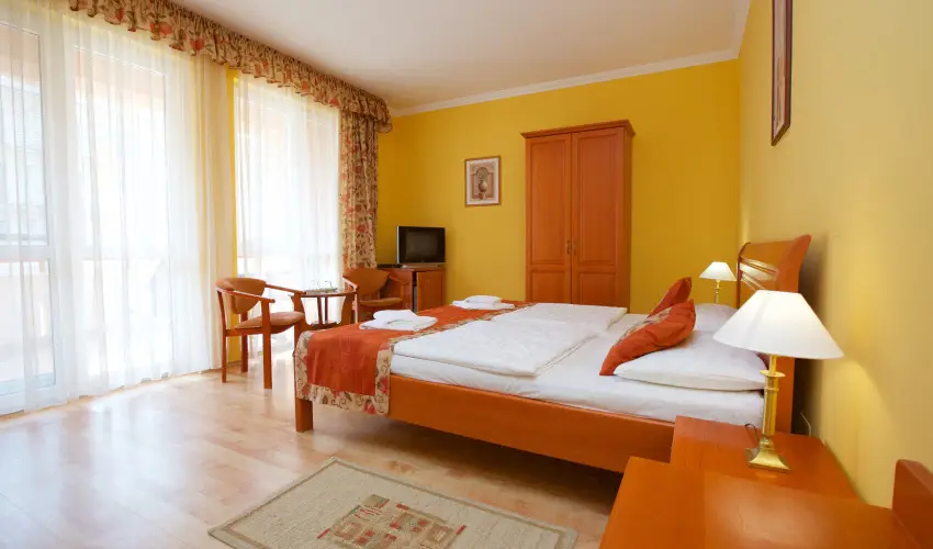 Hotel Jrja Hajdszoboszl - Kedvezmnyes r csaldok rszreak flpanzis elltssal (1 jtl)