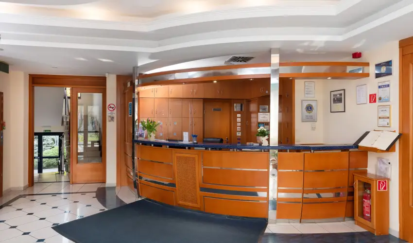 Hotel K�lv�ria Gy�r - Kedvezm�nyes �r csal�dok r�sz�reak reggelis ell�t�ssal (1 �jt�l)