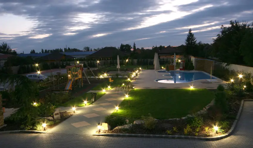 Hotel Kiss Tata - Kedvezmnyes r csaldok rszreak reggelis elltssal (1 jtl)