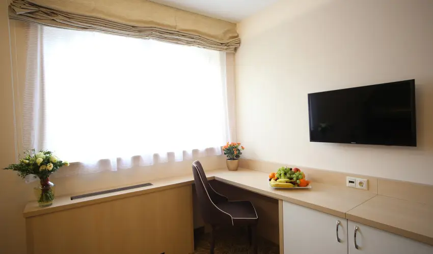 Hotel Kiss Tata - Kedvezmnyes r csaldok rszreak reggelis elltssal (1 jtl)