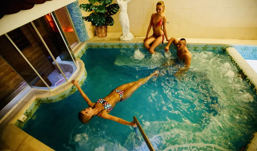 Hotel Korona Wellness, Rendezvny & Borhotel Eger Eger - Flpanzis ajnlat (1 jtl)