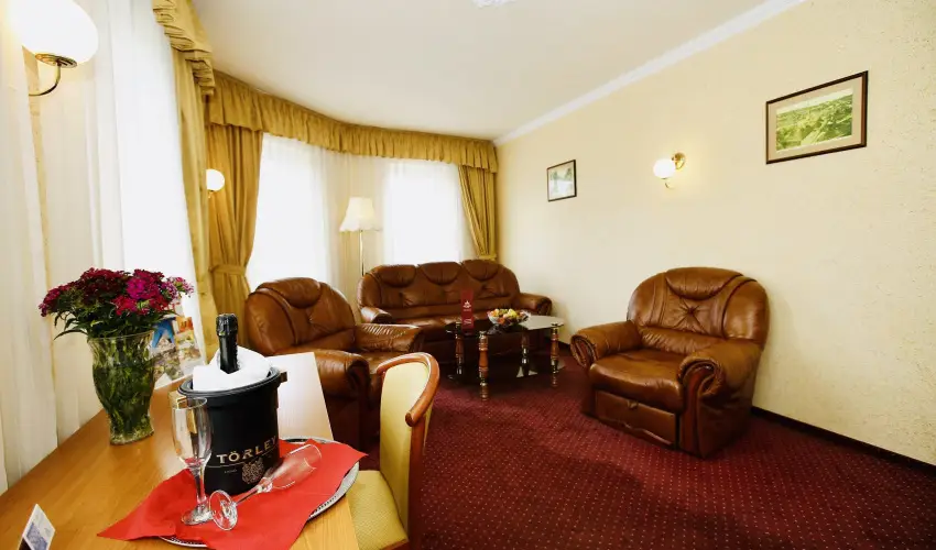 Hotel Korona Wellness, Rendezvny & Borhotel Eger Eger - Flpanzis ajnlat (1 jtl)