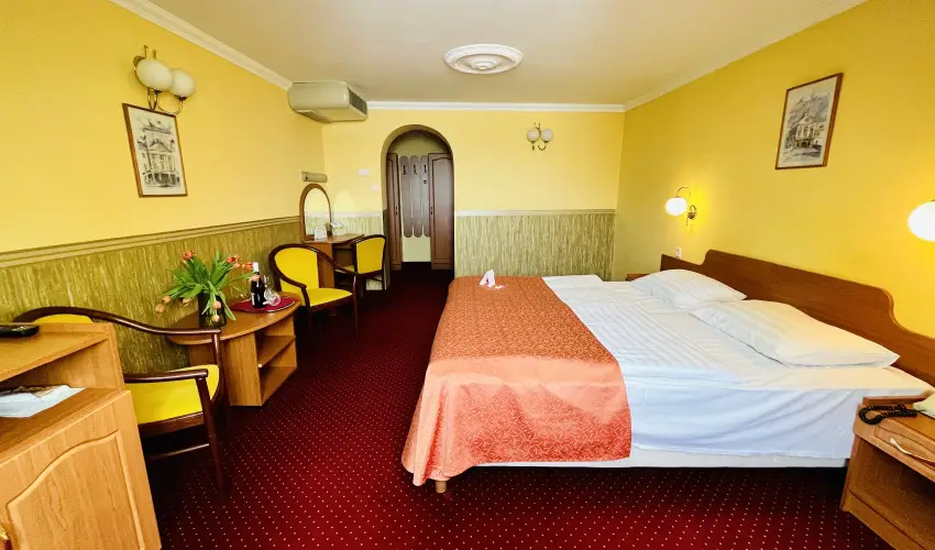 Hotel Korona Wellness, Rendezvny & Borhotel Eger Eger - Flpanzis ajnlat (1 jtl)