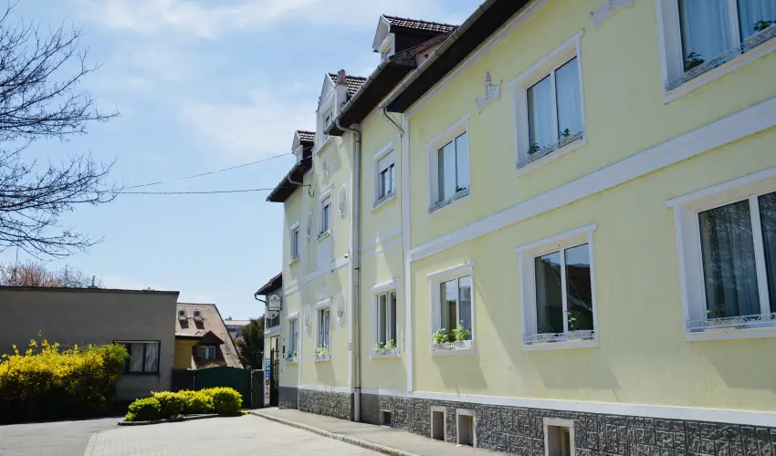 Hotel Korona Wellness, Rendezvny & Borhotel Eger Eger - Flpanzis ajnlat (1 jtl)