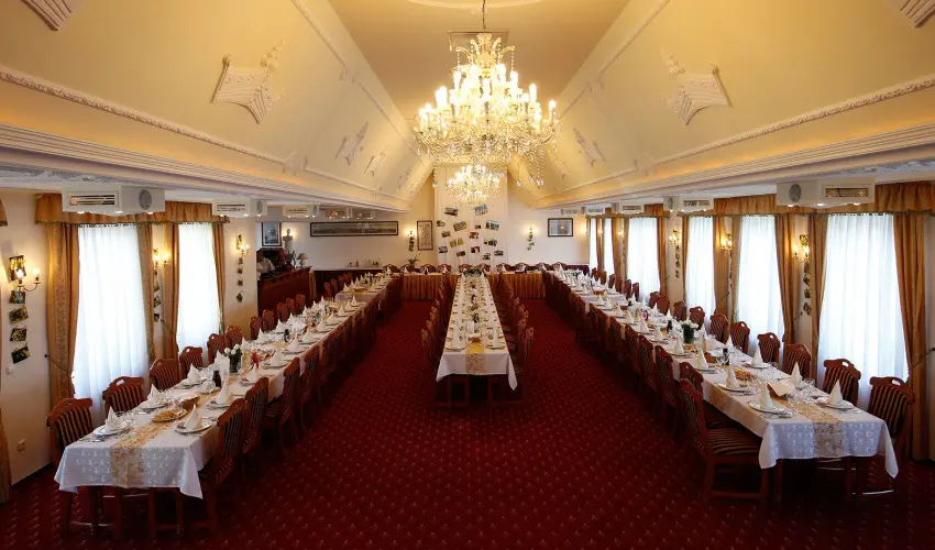 Hotel Korona Wellness, Rendezvny & Borhotel Eger Eger - Flpanzis ajnlat (1 jtl)