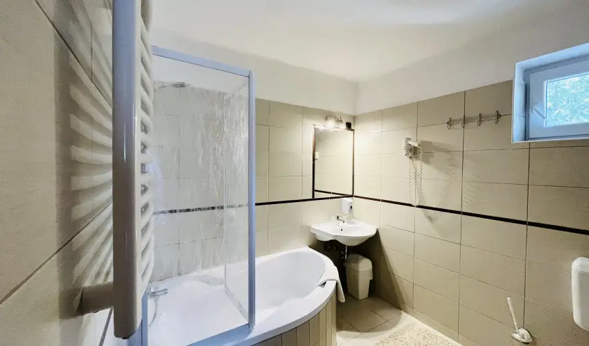 Hotel Korona Wellness, Rendezvny & Borhotel Eger Eger - Flpanzis ajnlat (1 jtl)